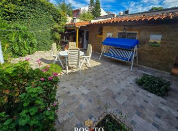Casa · 154m² · 4 Ambientes · 1 Cochera · Venta Casa 4 Ambientes con Garaje, Patio y Parrilla en Villa Lugano