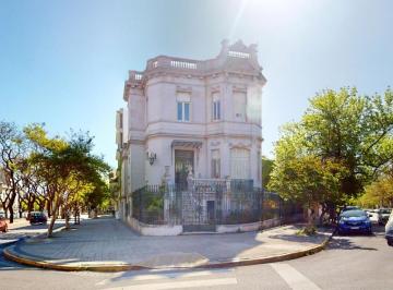 Casa de 15 ambientes, La Plata · Se Alquila Casa de Estilo Francés de Tres Plantas Ideal Destino Comercial o Profesional.