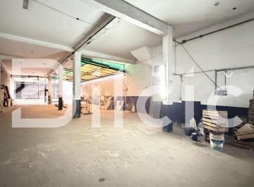 Bodega-Galpón · 404m² · 2 Ambientes · 1 Cochera · Galpón en Venta y Alquiler en Valentín Alsina