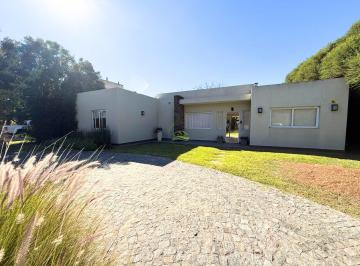 Casa de 4 ambientes, Berazategui · Casa en Venta en Fincas de Iraola II