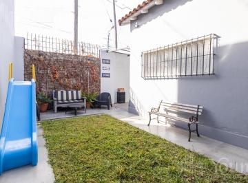 Casa · 192m² · 3 Ambientes · 2 Cocheras · Casa en Venta 3 Ambientes Refaccionada