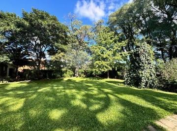 Casa · 150m² · 4 Ambientes · 3 Cocheras · Venta Casa Gran Lote Ideal Inversor. San Miguel!