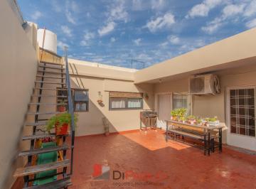 PH · 90m² · 4 Ambientes · PH 4 Ambientes en Caseros | Apto Crédito | Patio y Terraza