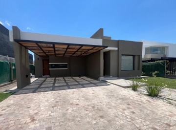Casa de 6 ambientes, Carrodilla · Casa en Venta Barrio Privado Gran Boedo