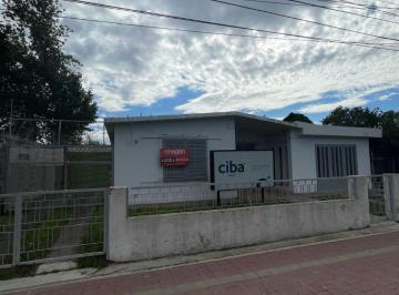 Casa de 5 ambientes, Rosario · Propiedad en Zona Comercial en La Renovada Calle Baigorria!