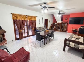PH · 22m² · 5 Ambientes · 1 Cochera · PH de 5 Ambientes en Remedios de Escalada!