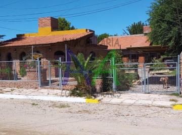 Casa · 200m² · 4 Dormitorios · Casa en Merlo