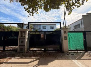 Casa · 90m² · 3 Ambientes · 1 Cochera · Duplex en Alquiler en City Bell