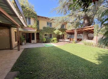 Casa · 150m² · 3 Dormitorios · 2 Cocheras · Casa en Venta Rosario, Alberdi.
