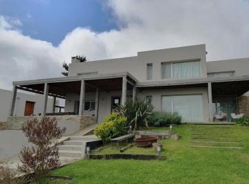 Casa · 330m² · 8 Ambientes · Casa en Venta - 5 Dorm. 7 Baños - Golf 1