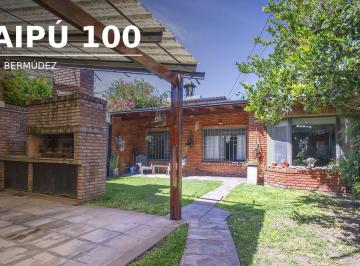 Casa · 97m² · 5 Ambientes · 2 Cocheras · Casa de 3 Dorm. en Capitan Bermudez