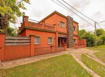 Casa · 200m² · 5 Ambientes · 3 Cocheras · Venta Casa 5 Ambientes en Francisco Álvarez – Apto Crédito