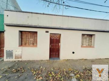 Casa · 80m² · 3 Ambientes · Casa en Venta - 2 Dorm. 1 Baño - Mercedes