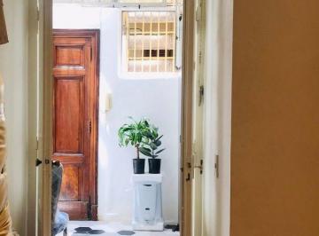 PH de 2 ambientes, Recoleta · Oportunidad PH en Venta en Recoleta – Estilo, Luz y Ubicación Privilegiada