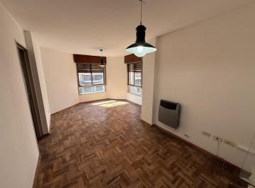 Departamento · 65m² · 5 Ambientes · Alquilo Departamento de 2 Dorm. en Nueva Cordoba a m de Ciudad Universiatria y Plaza España.