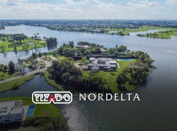 Casa · 1015m² · 6 Ambientes · 10 Cocheras · Casa en Venta en La Isla, Nordelta, Tigre
