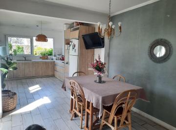 Casa · 300m² · 4 Ambientes · 1 Cochera · Casa en Tandil