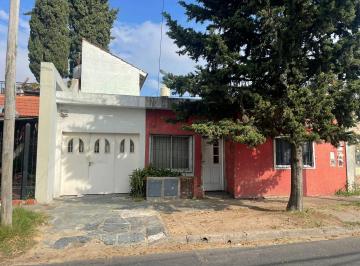 PH · 110m² · 4 Ambientes · 1 Cochera · PH 4 Ambientes en Villa Luzuriaga con Cochera