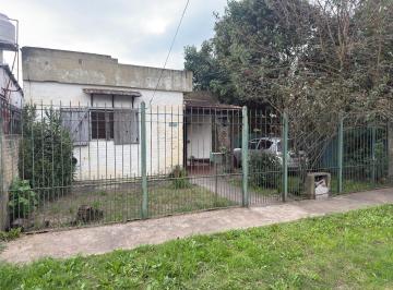 Casa · 80m² · 2 Ambientes · 2 Cocheras · Venta Casa 2 Ambientes con Cochera y Patio