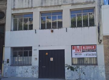 Bodega-Galpón · 584m² · Galpón con Oficinas, Barracas