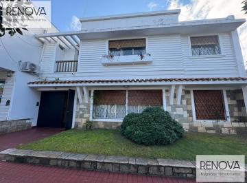 Casa · 220m² · 6 Ambientes · Hermosa Casa en Barrio Cofico de 3 Dor! Apta Credito.