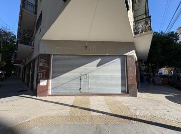Local comercial , Caballito · Local Comercial en Esquina - 3 Vidrieras - Sotano - Excelente Estado