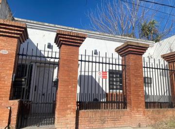 Casa · 85m² · 5 Ambientes · Casa en Alquiler - Villa Elisa