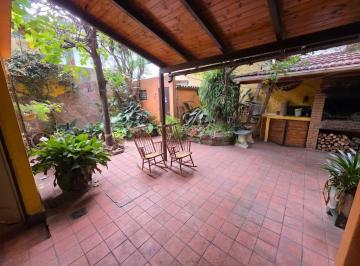 Casa · 126m² · 4 Ambientes · 1 Cochera · Casa en V. Maipu