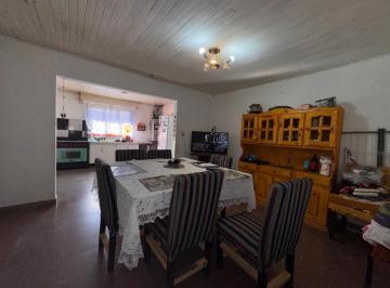 Casa · 4 Ambientes · 2 Cocheras · Venta Casa 4 Ambientes