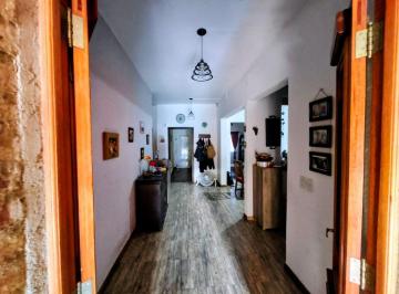 Casa · 120m² · 7 Ambientes · 2 Cocheras · Venta Casa 2 Dorm. - Alto Alberdi