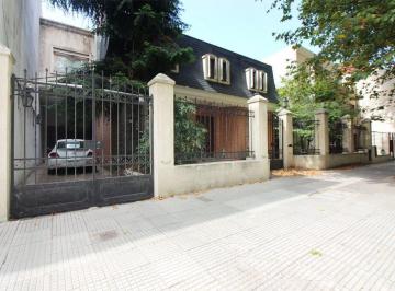 Casa · 556m² · 7 Ambientes · 3 Cocheras · Venta Casa 7 Amb Cochera Pileta Jardín V. Devoto