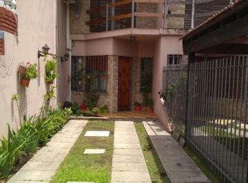 Casa · 80m² · 3 Ambientes · 2 Cocheras · Duplex 3 Ambientes + Playroom en Villa Luzuriaga