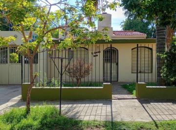 Casa · 116m² · 5 Ambientes · 1 Cochera · En Venta Casa 3 Dorm. Apta Credito Arenales