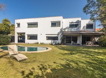 Casa · 382m² · 10 Ambientes · 4 Cocheras · Venta Casa Acassuso 5 Dorm. y 5 Baños