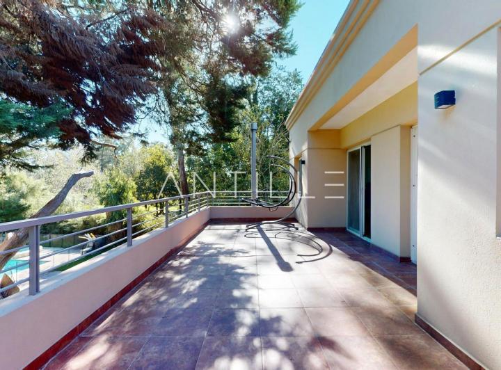 Casa · 474m² · 5 Ambientes · 1 Cochera