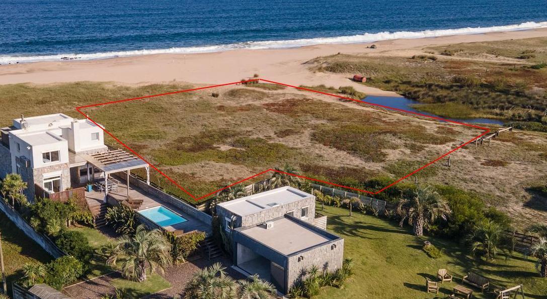 Terreno EN Venta Sobre EL MAR DE 1700 M2, José Ignacio, Maldonado