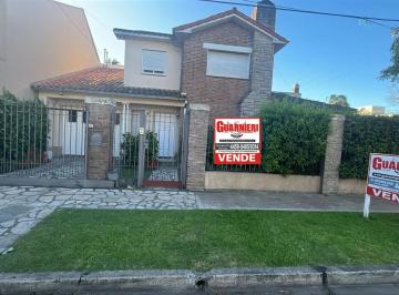 Casa de 4 ambientes, Hurlingham · Casa 4 Ambientes (Hurlingham Centro - Parque Johnston/5 Esquinas)