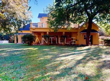 FACHADA 1 CASA EN ABRIL CLUB DE CAMPO, HUDSON · Casa en Venta | Abril Club de Campo