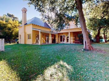 FACHADA 3 CASA EN ABRIL CLUB DE CAMPO, HUDSON · Casa en Venta, en Abril Club de Campo