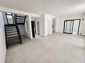 Casa · 150m² · 4 Ambientes · 3 Cocheras · Casa Duplex Lomas de San Isidro 3 Dorm. a Estrenar