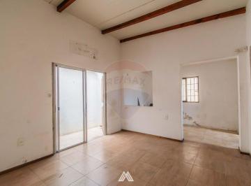 Casa · 65m² · 3 Ambientes · 1 Cochera · Venta Casa Dos Dorm. Patio y Garaje Cerrito