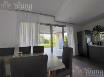 Casa · 165m² · 4 Ambientes · 3 Cocheras · Casa en Alquiler Barrio La Reserva