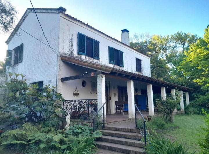 Terreno · 246m² · 7 Ambientes · 1 Cochera