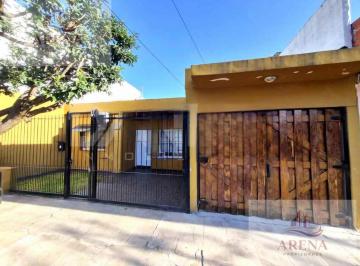 Casa · 140m² · 4 Ambientes · 4 Cocheras · Casa 4 Ambientes en Venta Ituzaingó Sur