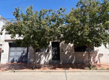 Casa de 6 ambientes, Pergamino · Casa Céntrica con Pileta en Pergamino