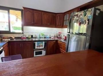 Casa · 375m² · 5 Ambientes · 3 Cocheras · Venta Casa en Vistalba Lujan de Cuyo