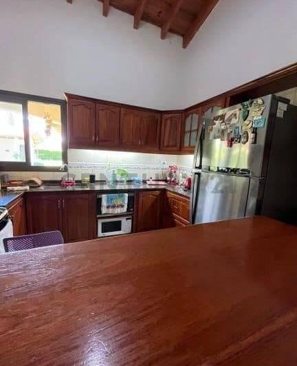 Casa · 375m² · 5 Ambientes · 3 Cocheras