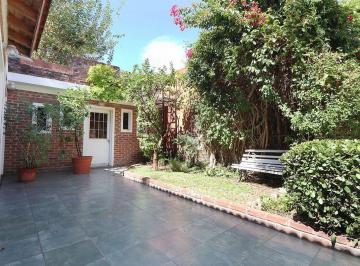 Casa · 170m² · 4 Ambientes · 2 Cocheras · Venta Casa en Saavedra Lote Propio 250 m²