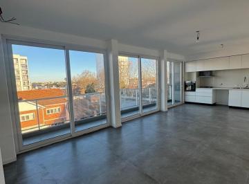 Departamento · 115m² · 4 Ambientes · 1 Cochera · Departamento 4 Ambientes con Cochera en Venta - Apto Credito - Alquilado - Bernal Centro