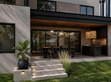 Casa · 301m² · 4 Ambientes · 4 Cocheras · Casa a Estrenar Vistas de La Deseada
